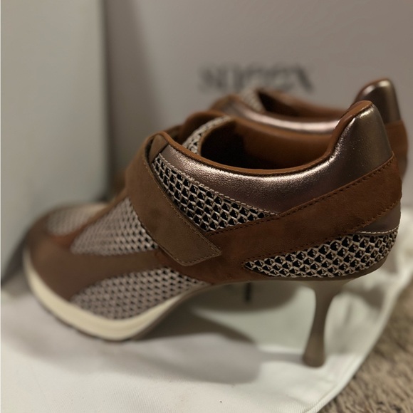 SNEEX - Tepper Heel - Picture 3 of 9